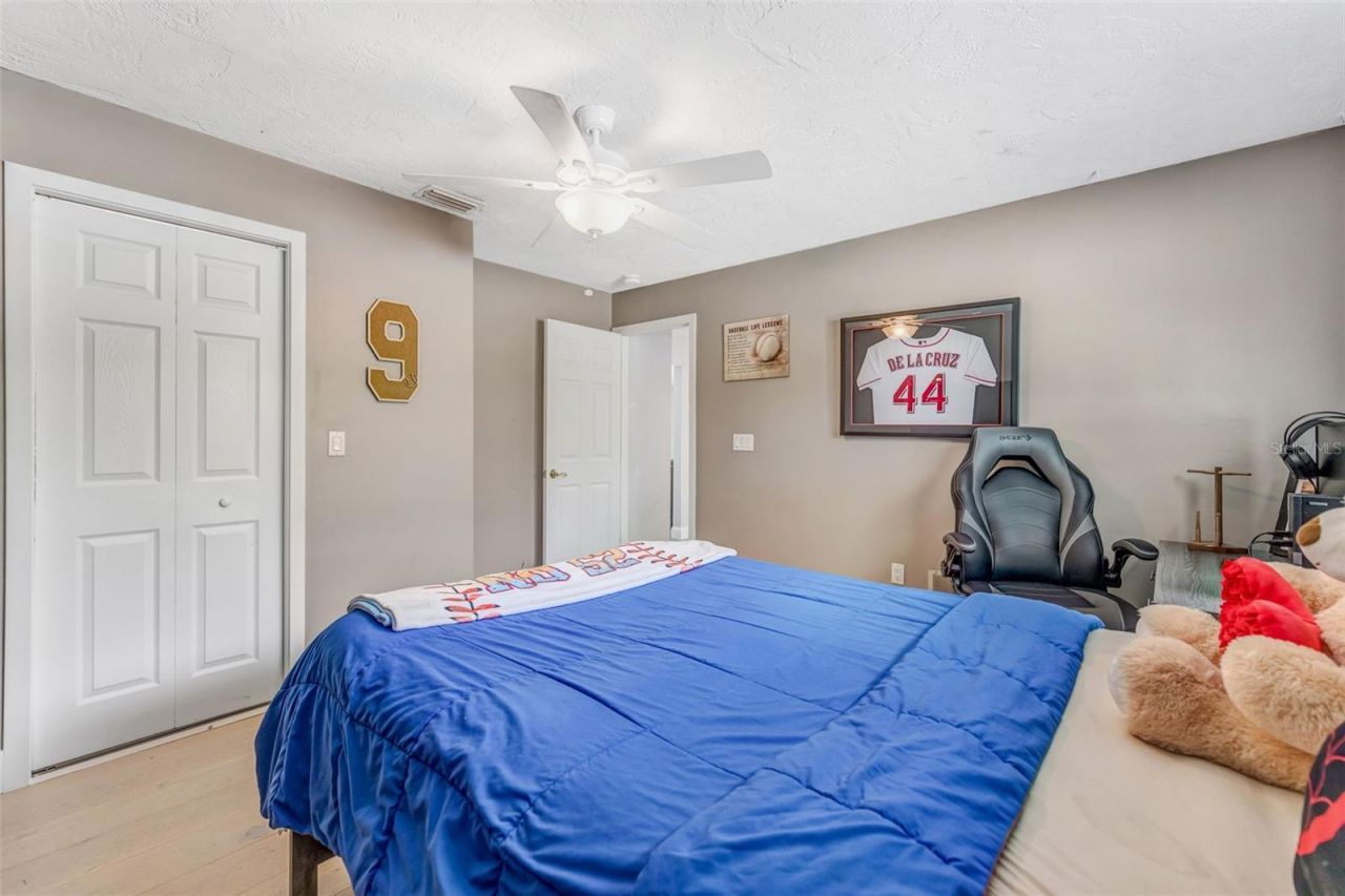 2339 Kings Point Drive, Largo, FL 33774 Photo