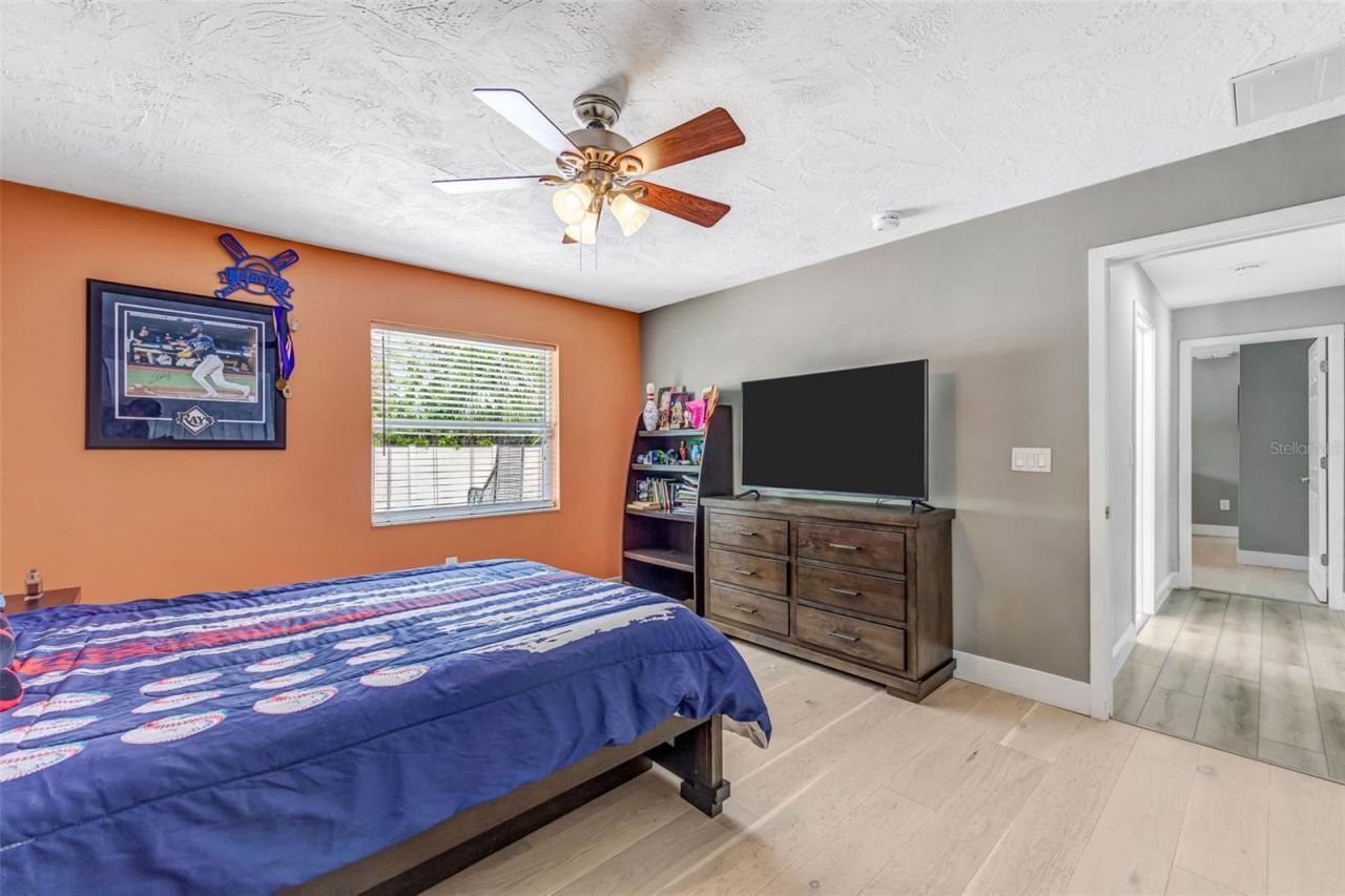 2339 Kings Point Drive, Largo, FL 33774 Photo