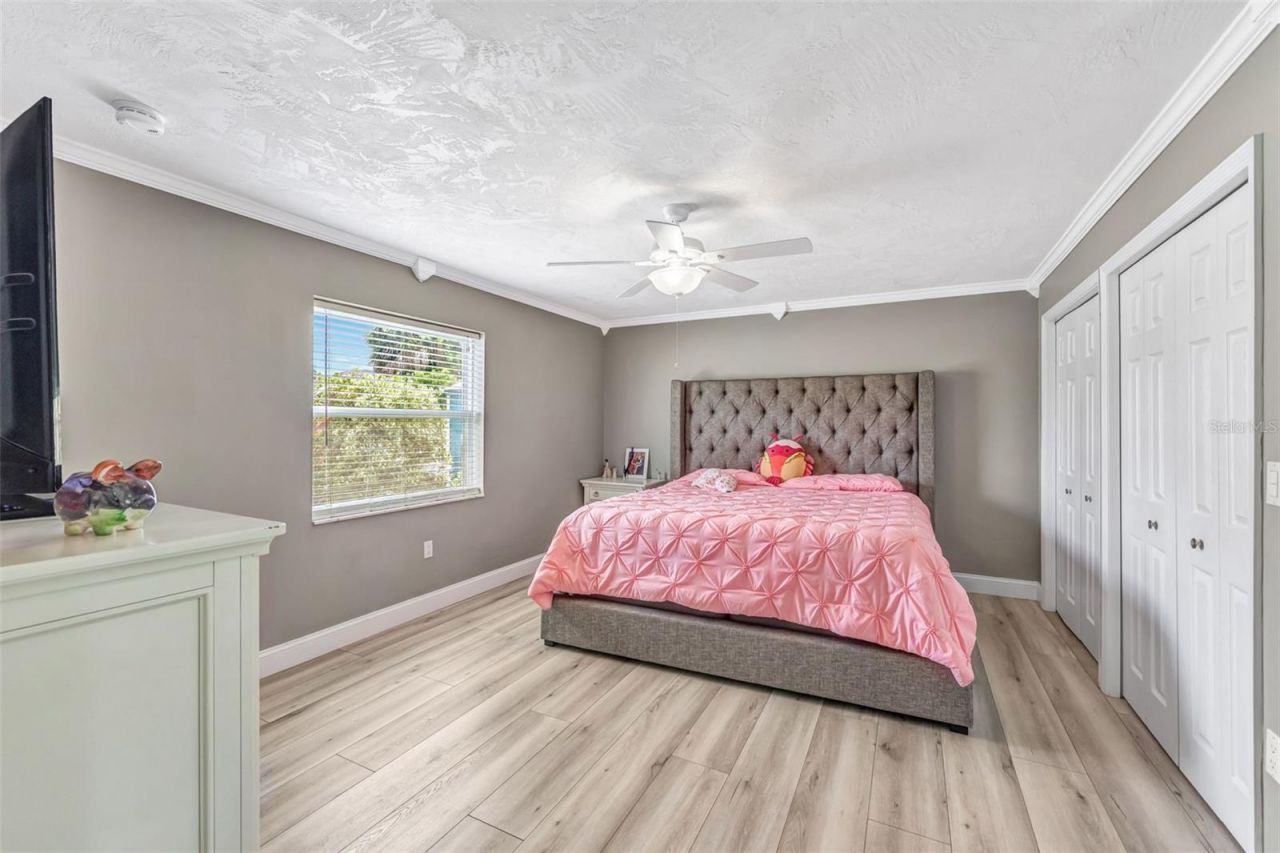 2339 Kings Point Drive, Largo, FL 33774 Photo