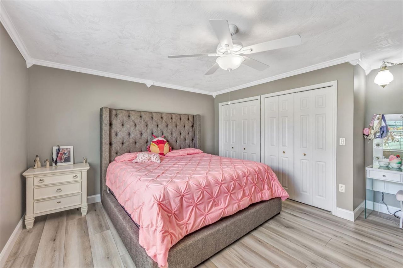 2339 Kings Point Drive, Largo, FL 33774 Photo