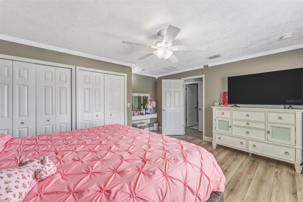 2339 Kings Point Drive, Largo, FL 33774 Photo