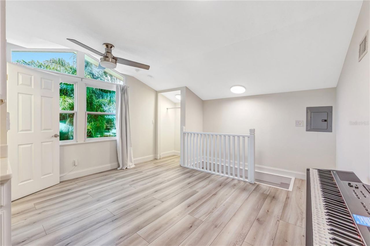 2339 Kings Point Drive, Largo, FL 33774 Photo