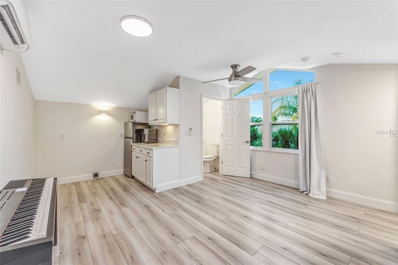 2339 Kings Point Drive, Largo, FL 33774 Photo