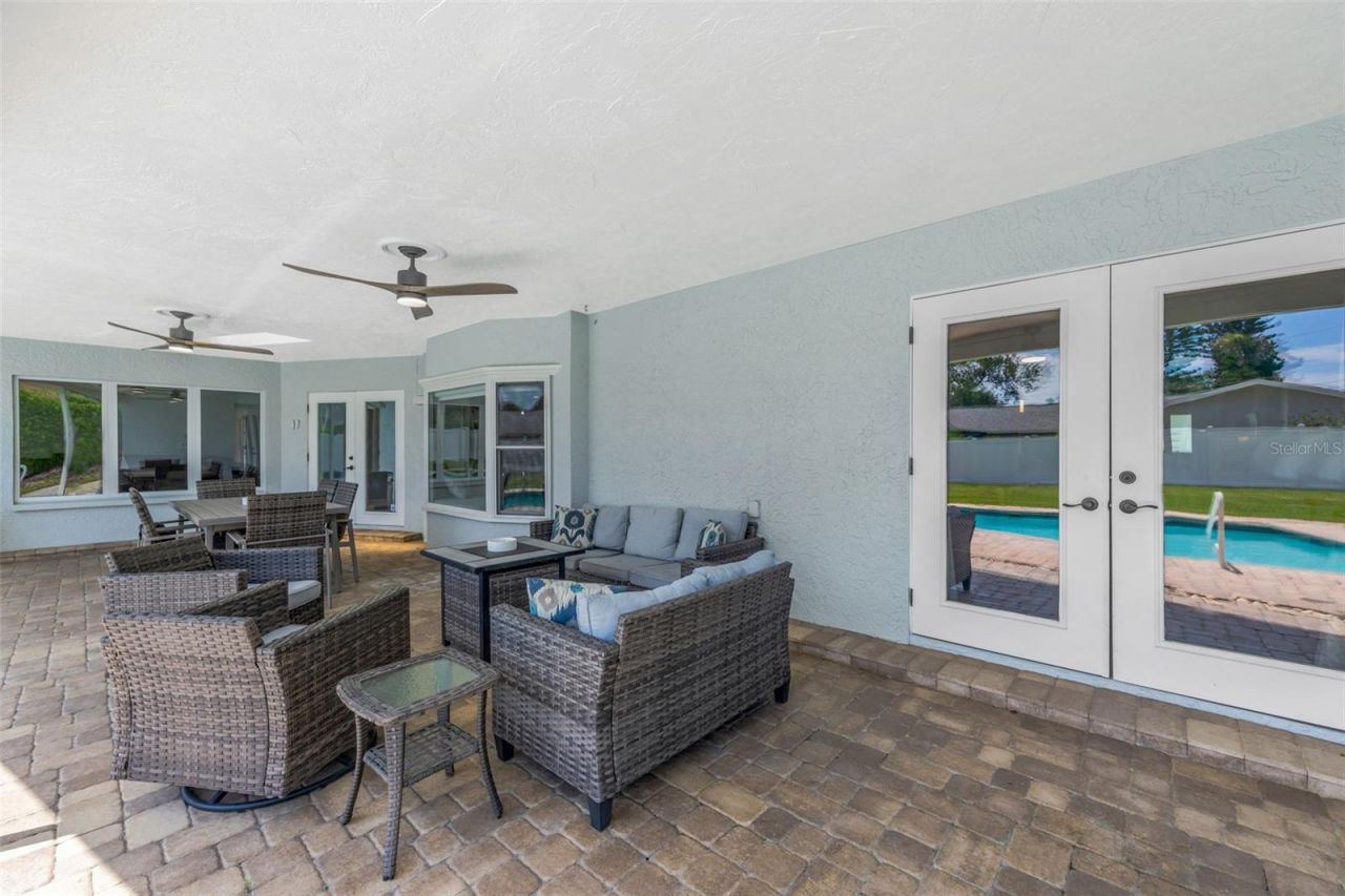 2339 Kings Point Drive, Largo, FL 33774 Photo