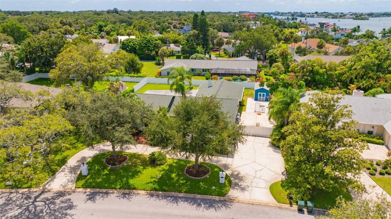2339 Kings Point Drive, Largo, FL 33774 Photo