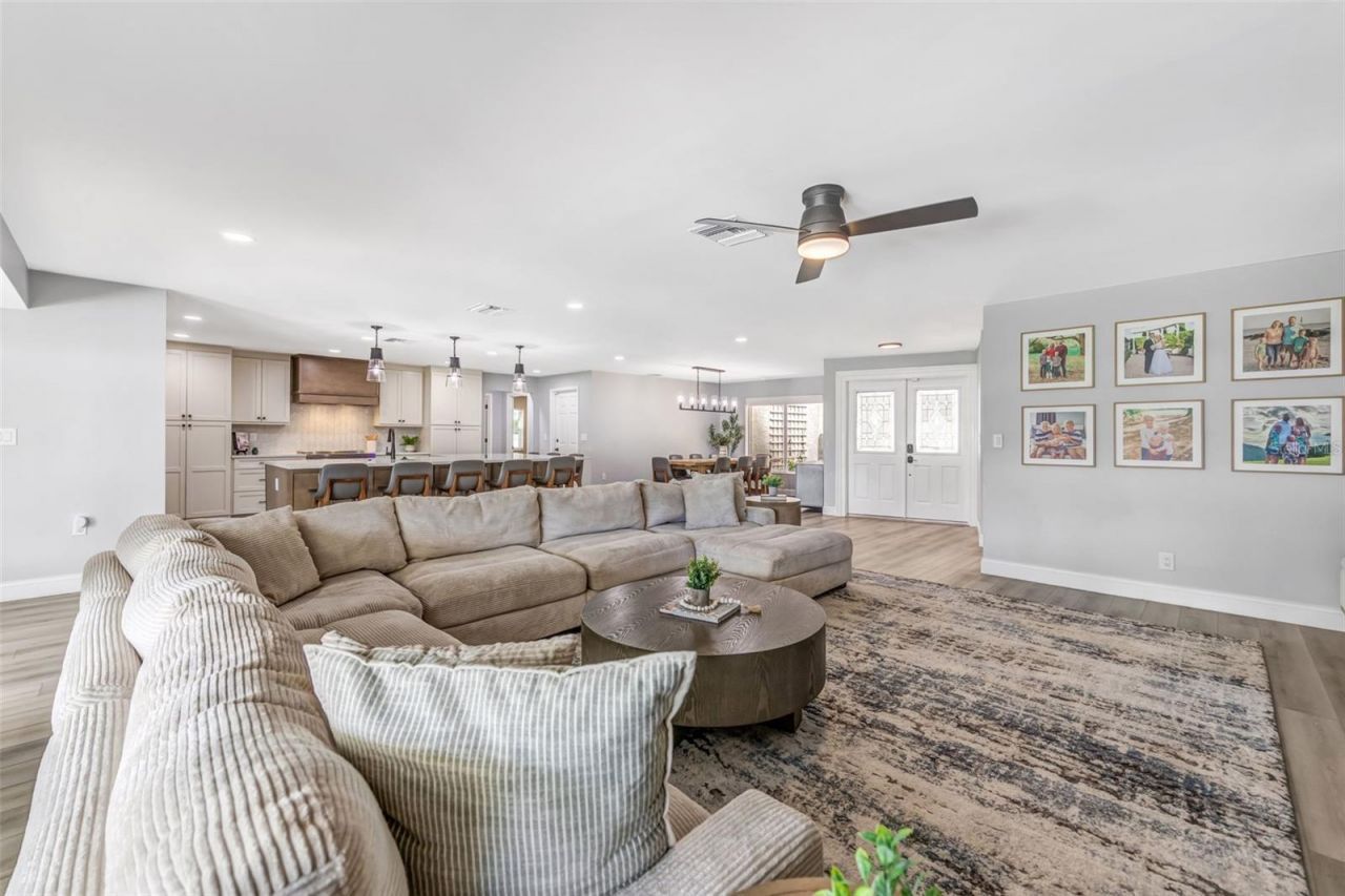 2339 Kings Point Drive, Largo, FL 33774 Photo