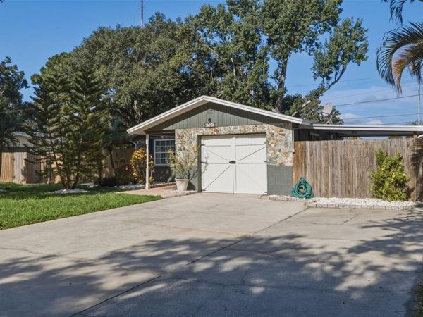 8536 QUAIL ROAD, SEMINOLE, FL 33777
