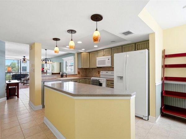 1328 PASADENA AVENUE S, Unit 308, SOUTH PASADENA, FL 33707