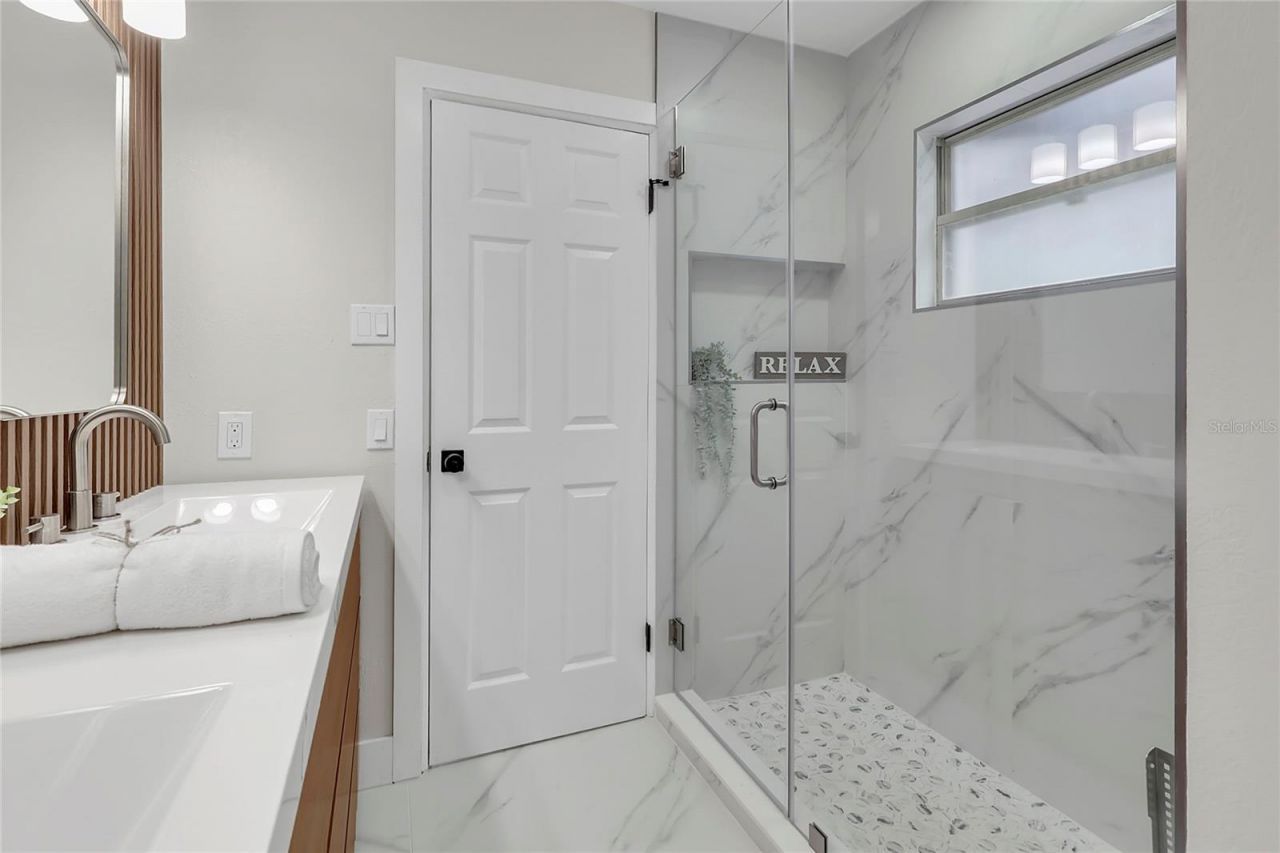 5627 Oakland Drive, Tampa, FL 33617 Photo
