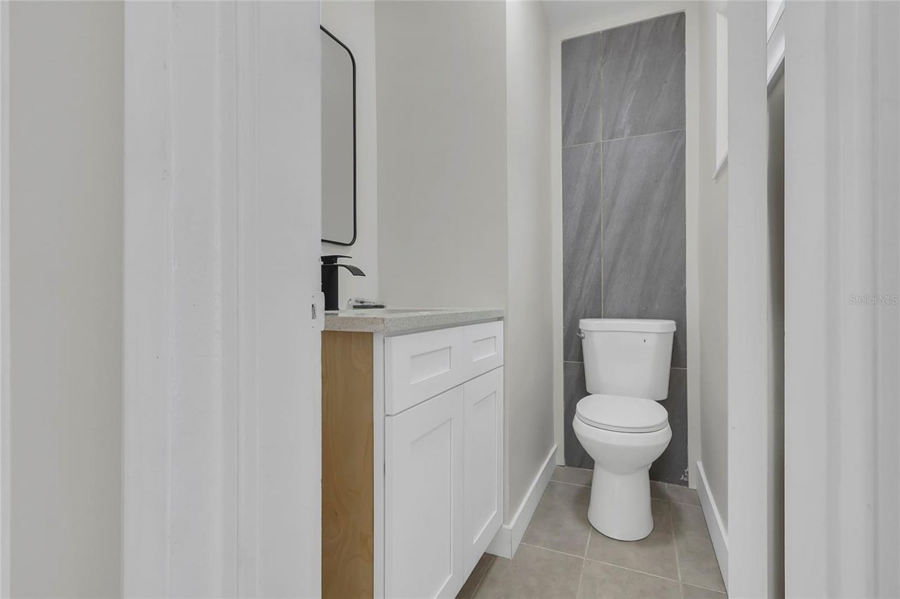 5627 Oakland Drive, Tampa, FL 33617 Photo