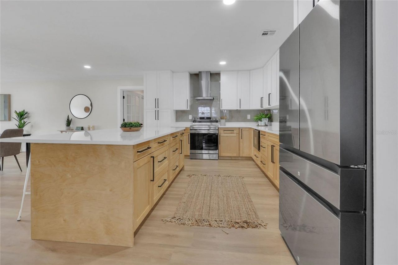 5627 Oakland Drive, Tampa, FL 33617 Photo