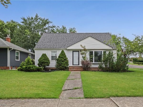 7146 W Parkview Drive, Parma, OH 44134