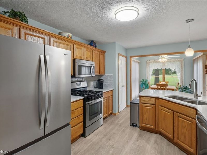 2274 Lake Center Street NW, Uniontown, OH 44685 Photo 10