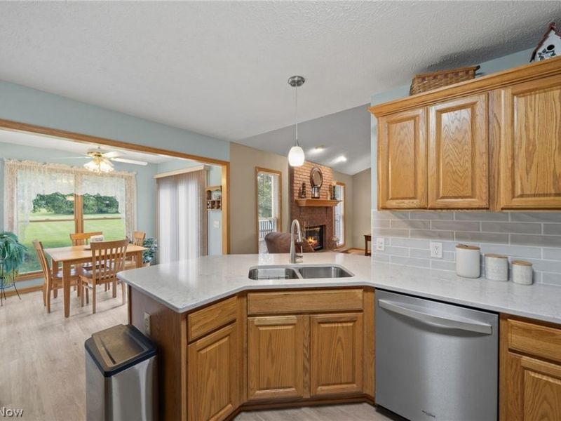 2274 Lake Center Street NW, Uniontown, OH 44685 Photo 11