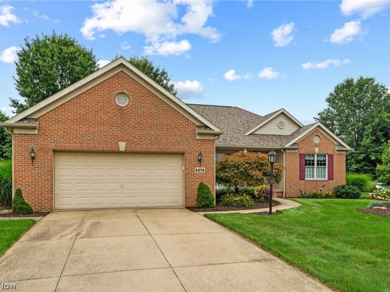 2274 Lake Center Street NW, Uniontown, OH 44685 Photo 2