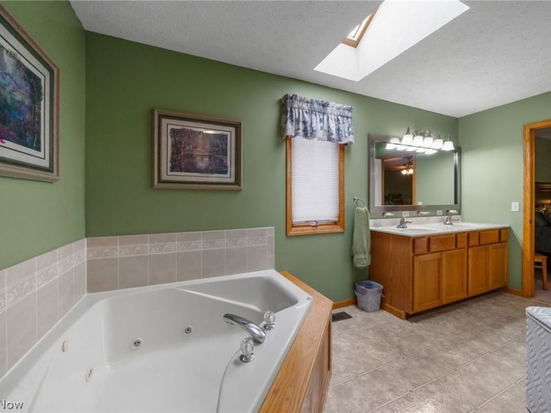 2274 Lake Center Street NW, Uniontown, OH 44685 Photo 20