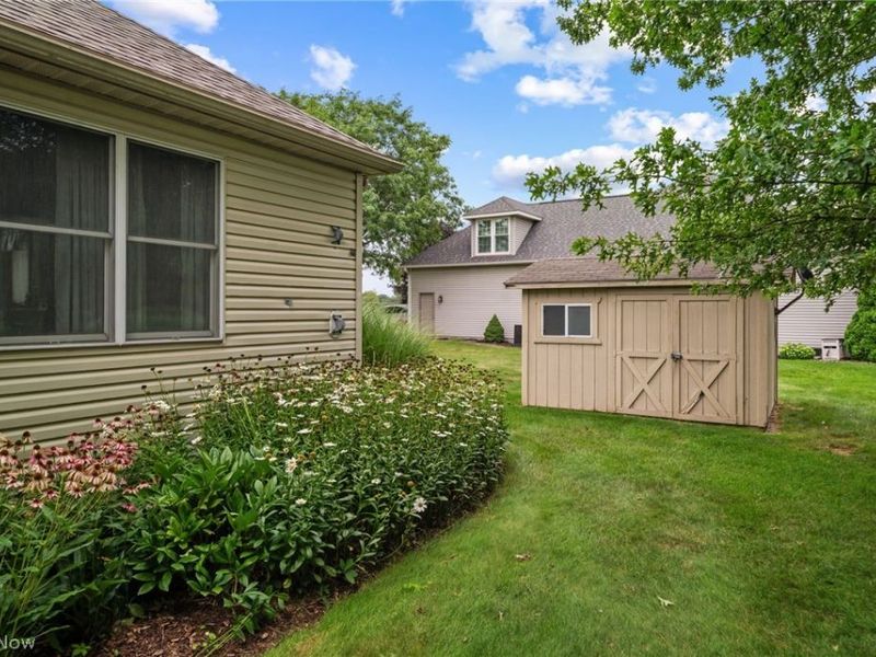 2274 Lake Center Street NW, Uniontown, OH 44685 Photo 36