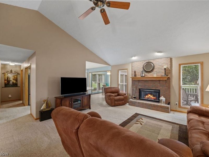 2274 Lake Center Street NW, Uniontown, OH 44685 Photo 4