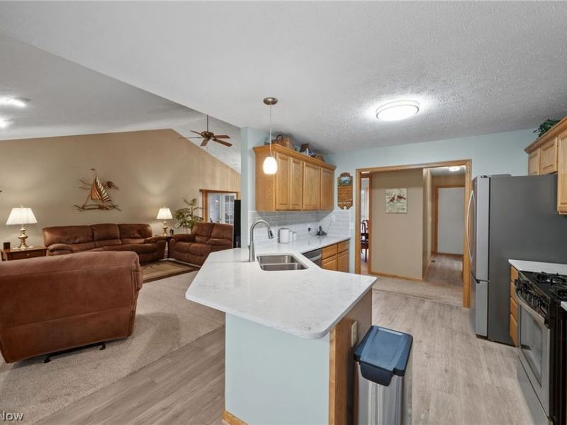 2274 Lake Center Street NW, Uniontown, OH 44685 Photo 7