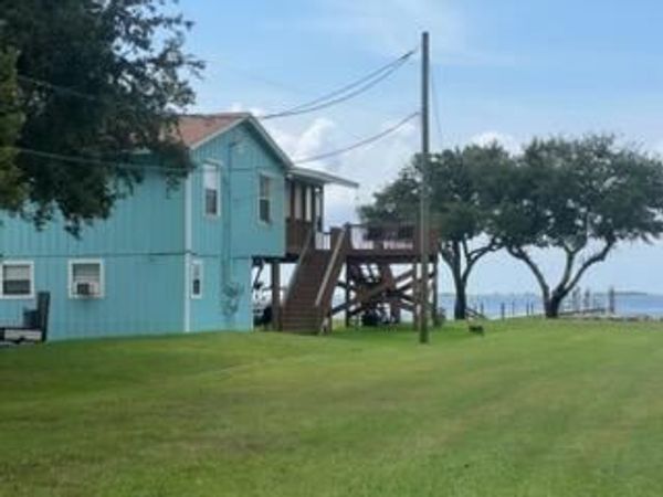 5481 Soundside Drive, Gulf Breeze, FL 32563