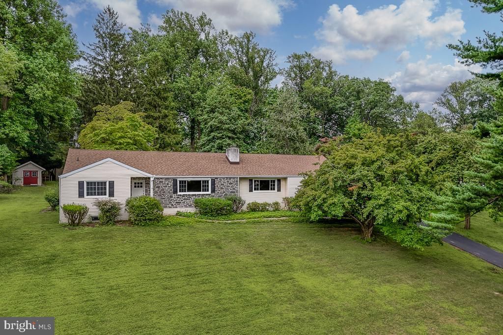 4 CAROL LANE , BERWYN, PA 19312