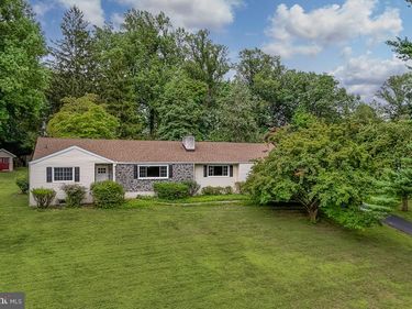 4 CAROL LANE, BERWYN, PA 19312