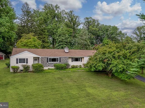 4 CAROL LANE , BERWYN, PA 19312