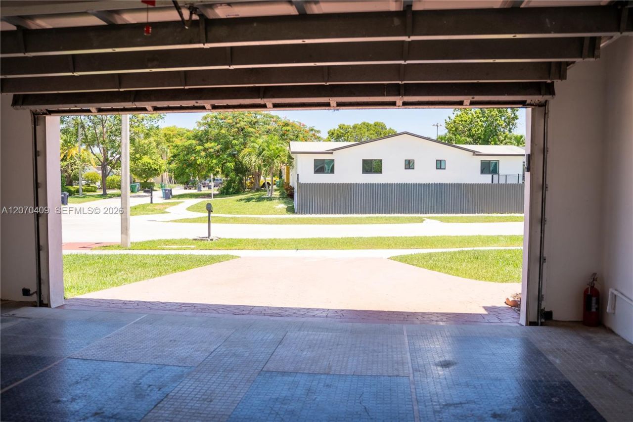 20200 SW 90th Ave Rd , Cutler Bay, FL 33189 Photo
