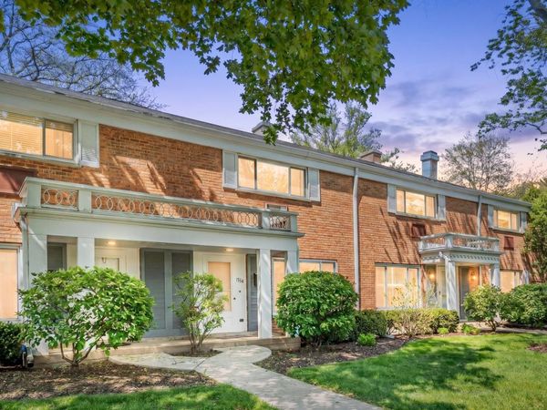1534 Palmgren Drive , Glenview, IL 60025