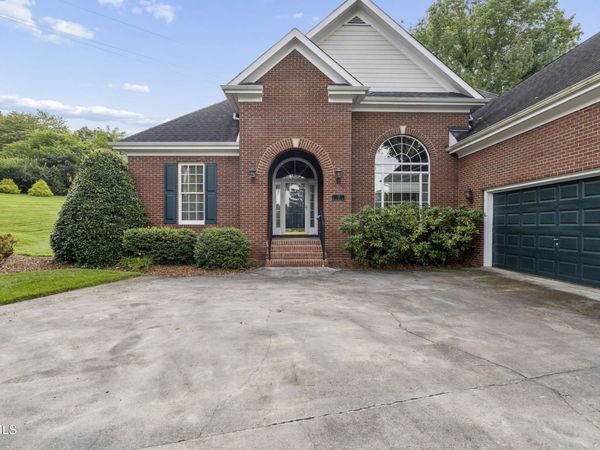 13 Hunters Ridge Road, Johnson City, TN 37604
