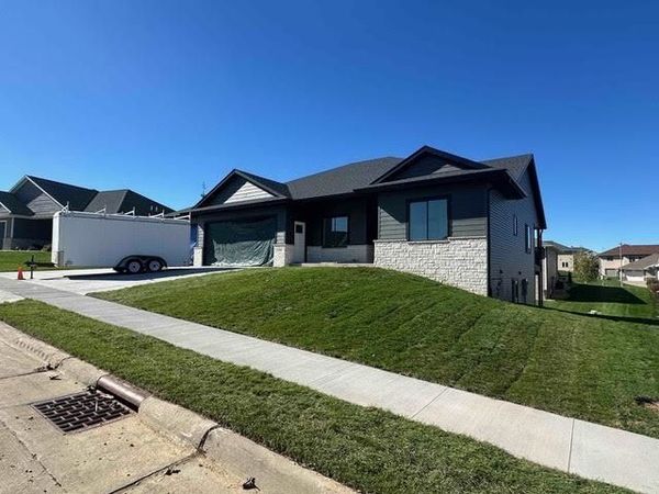 2261 Antler Ridge Drive, Dubuque, IA 52002