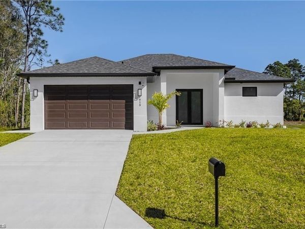 821 Newell ST E, Unit 821, LEHIGH ACRES, FL 33974
