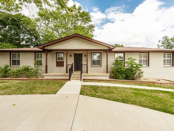 140 La Plaza Dr , Hendersonville, TN 37075