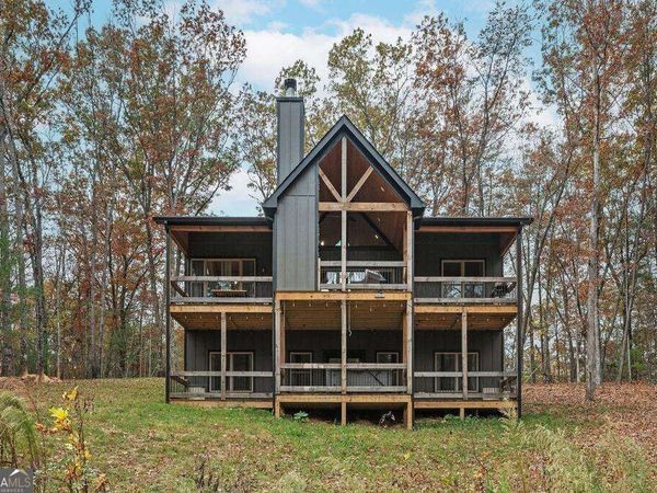 284 Lees Ride, Mccaysville, GA 30555