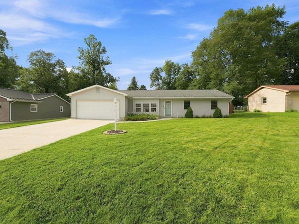 2123 Wayside Drive, Fort Wayne, IN 46818