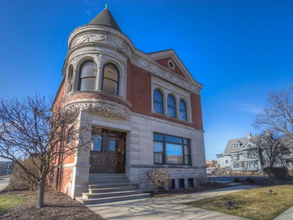 402 W Washington Drive, South Bend, IN 46601