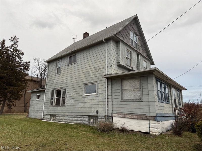 7611 Marble Avenue, Cleveland, OH 44105 Photo 3