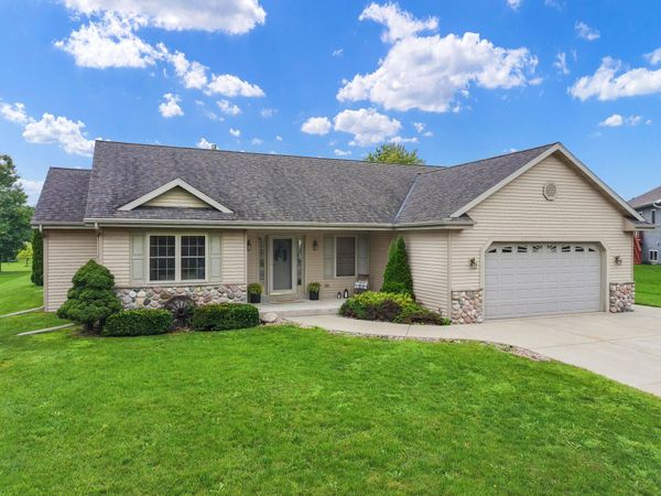 N645 North Ave, Ashippun, WI 53066