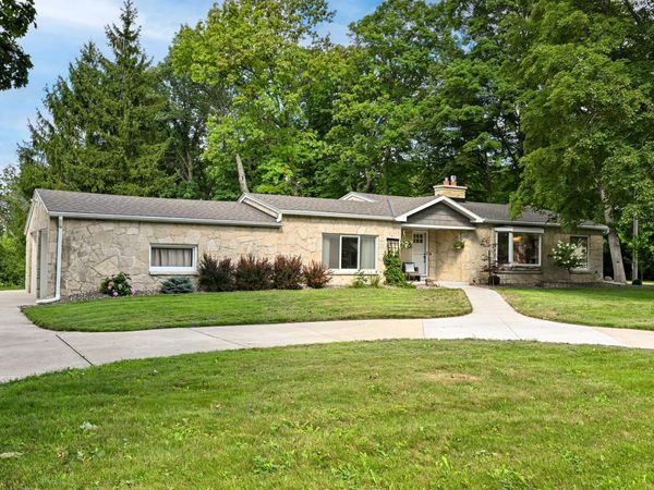 3415 Fiebrantz Dr, Brookfield, WI 53005