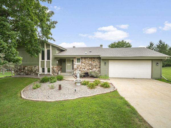 W249S7055 Sugar Maple Dr, Vernon, WI 53189