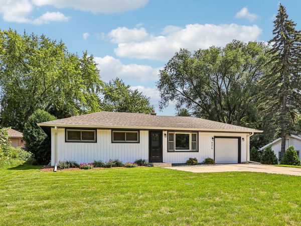 4376 S 84th St, Greenfield, WI 53228