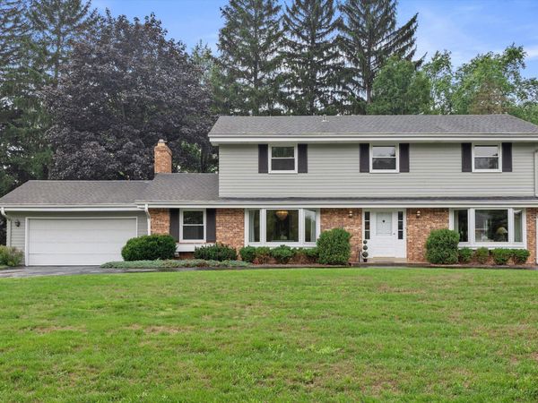 1825 Jean Marie Ct, Brookfield, WI 53005
