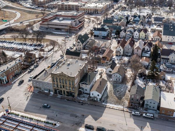 915 W National Ave, Milwaukee, WI 53204