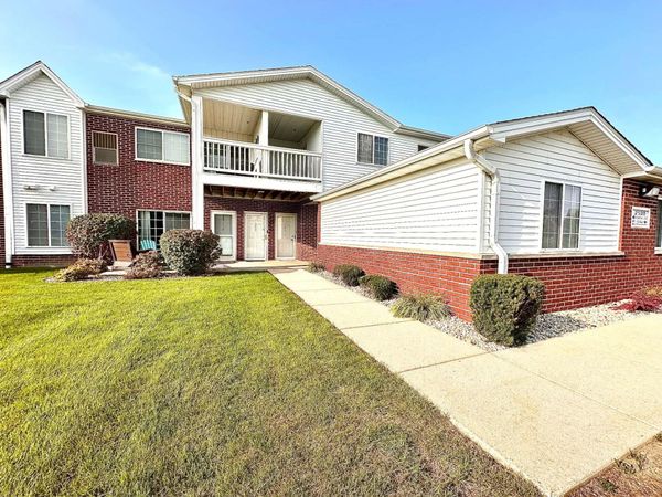 2520 11th Pl, Unit 206, Somers, WI 53140