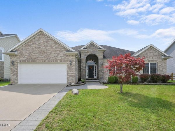 14733 Lake Meadows Drive, Perrysburg, OH 43551