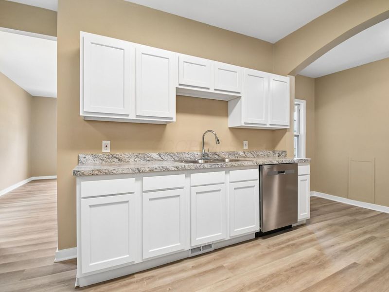 185 W Locust Street , Newark, OH 43055 Photo 8