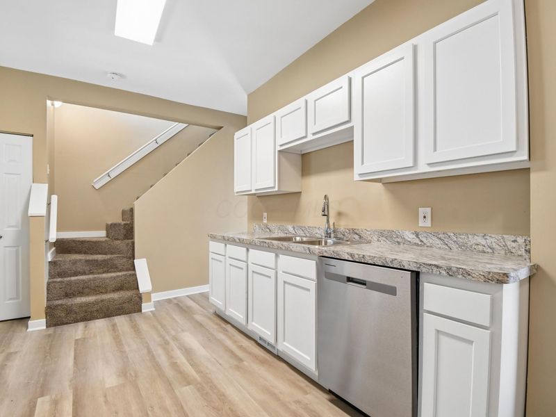 185 W Locust Street , Newark, OH 43055 Photo 9