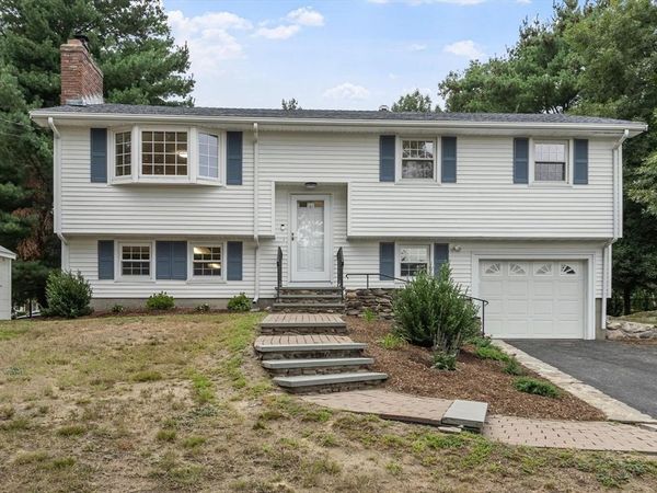 156 Mill St, Burlington, MA 01803