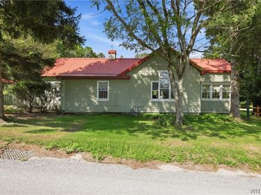 8742 Lower East Hill Road, Colden, NY 14033