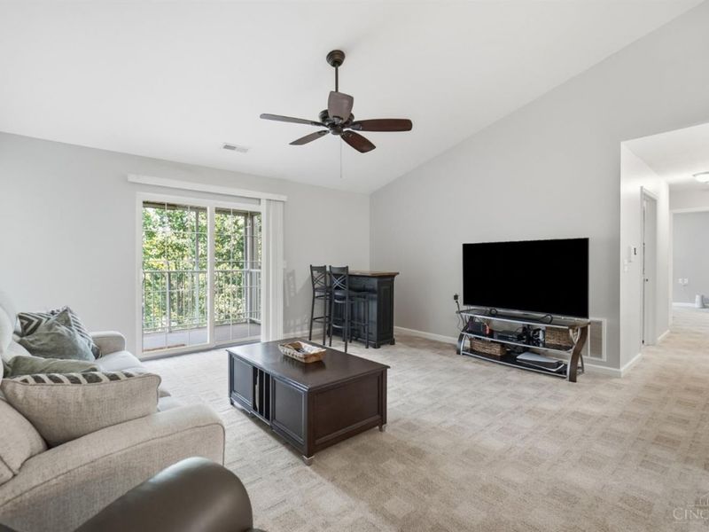 3960 Olde Savannah Drive, Unit 8, Cincinnati, OH 45247 Photo 9